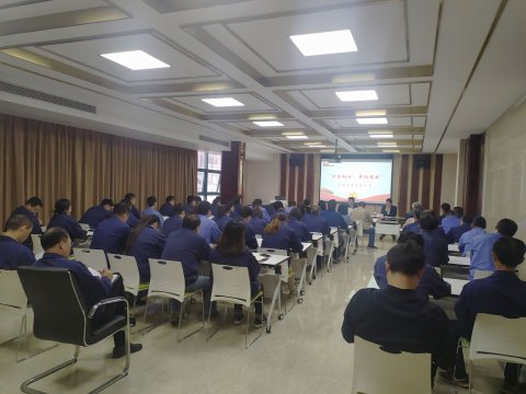 淮上區(qū)委副書記、區(qū)長徐琨蒞臨盛世新能源作專題黨課宣講